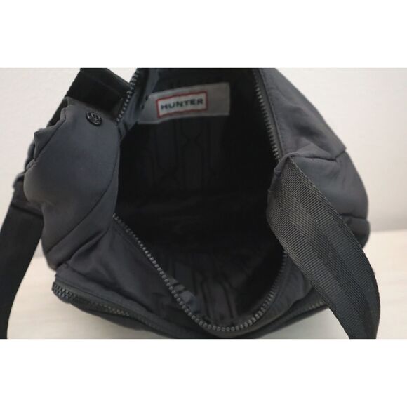 Hunter Unisex Large Black Nylon Commute Shoulder Bag w/Adjustable Webbing Strap - Picture 3 of 16
